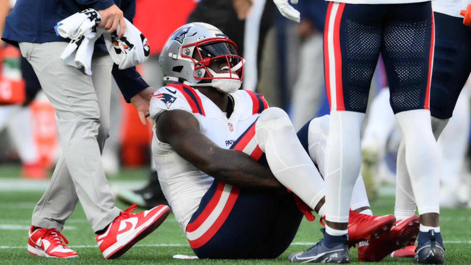 Patriots get unfortunate update on A.J. Brown injury
