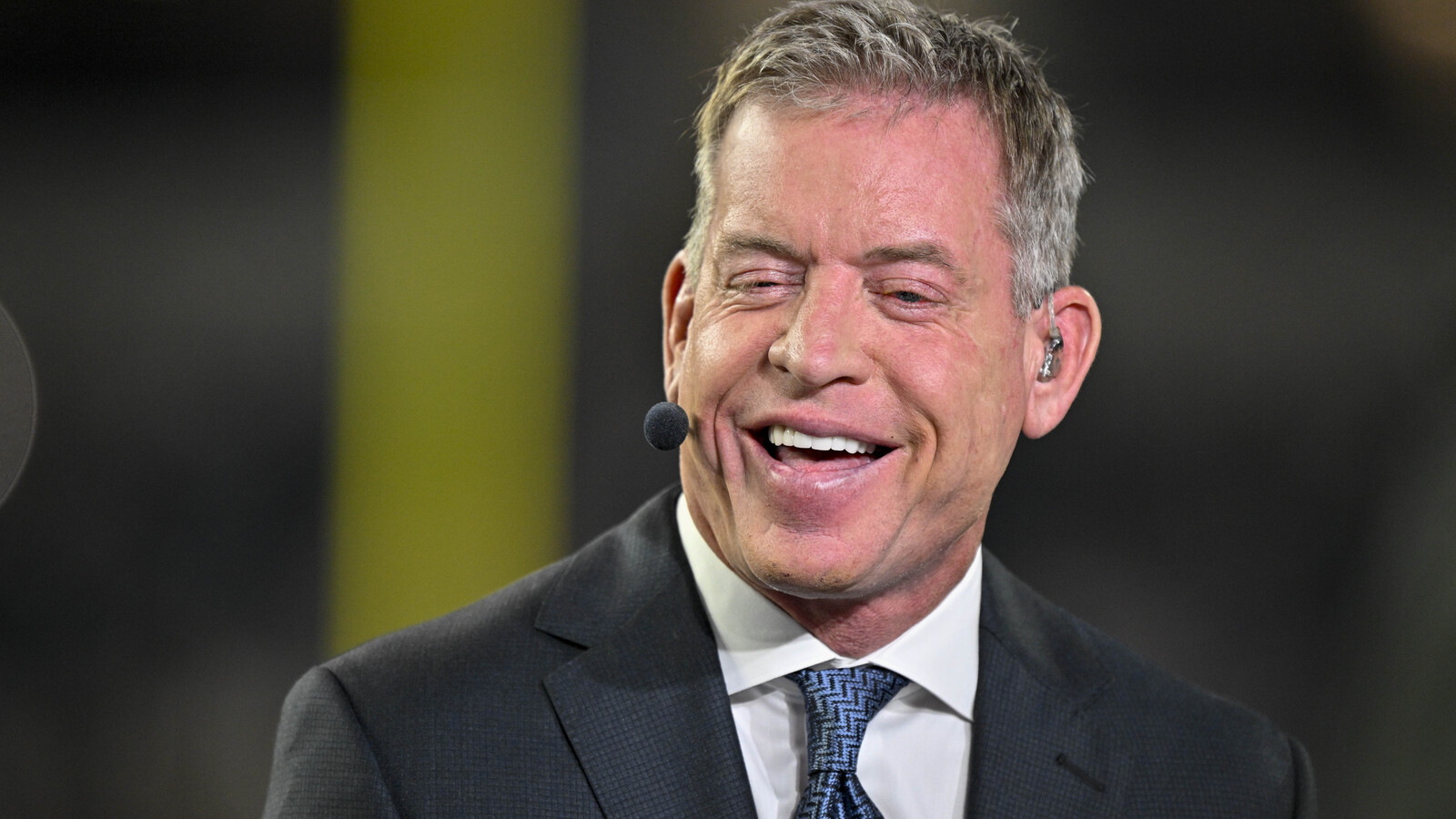 Troy Aikman weighs future as ESPN contract nears end, with Jerry Jones suggesting Cowboys role