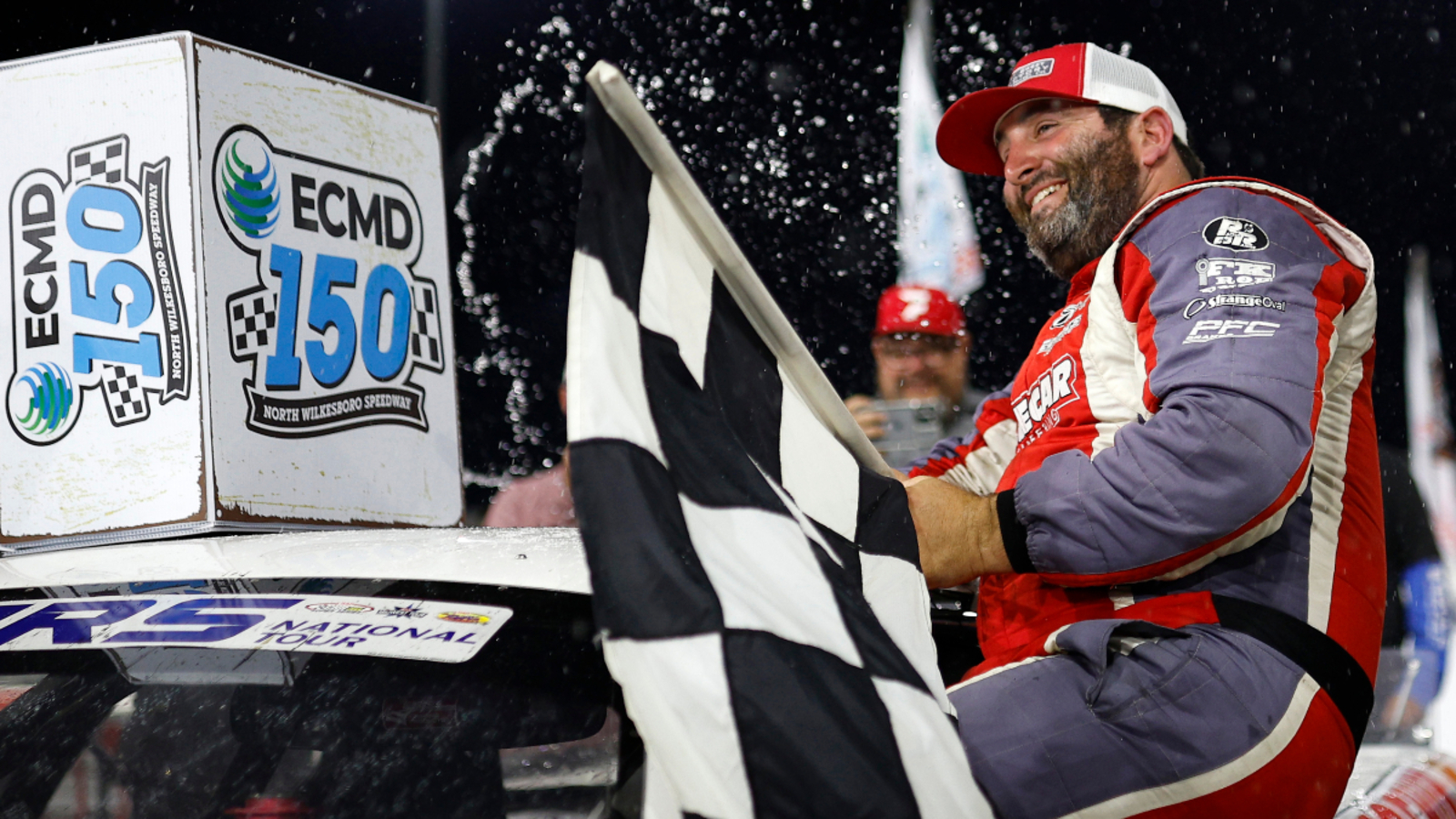 Bubba Pollard holds off Chase Elliot, William Byron for ASA late model win at North Wilkesboro