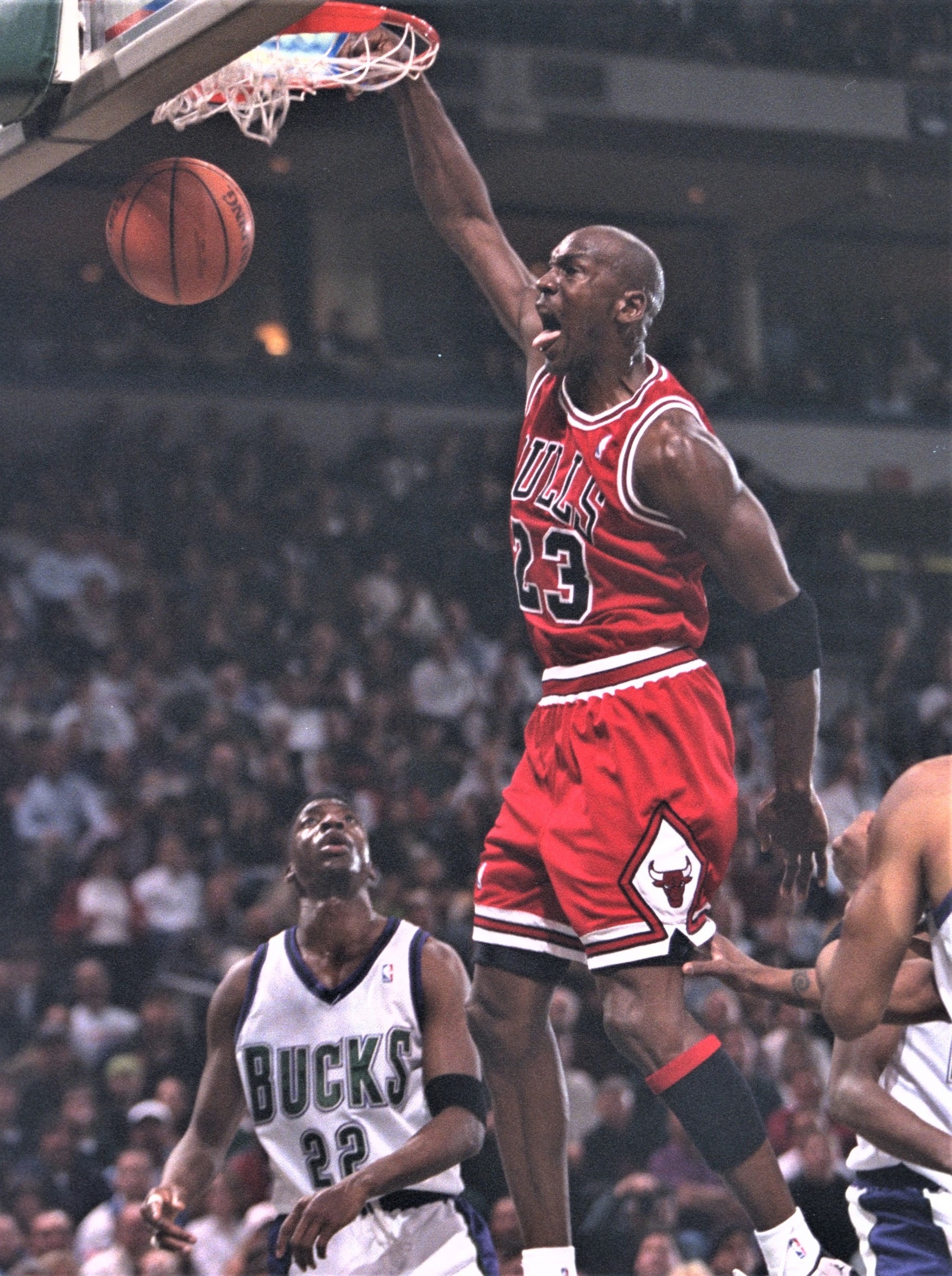 Fremmedgøre fintælling blotte Hang time: Check out 23 epic Michael Jordan dunks | Yardbarker
