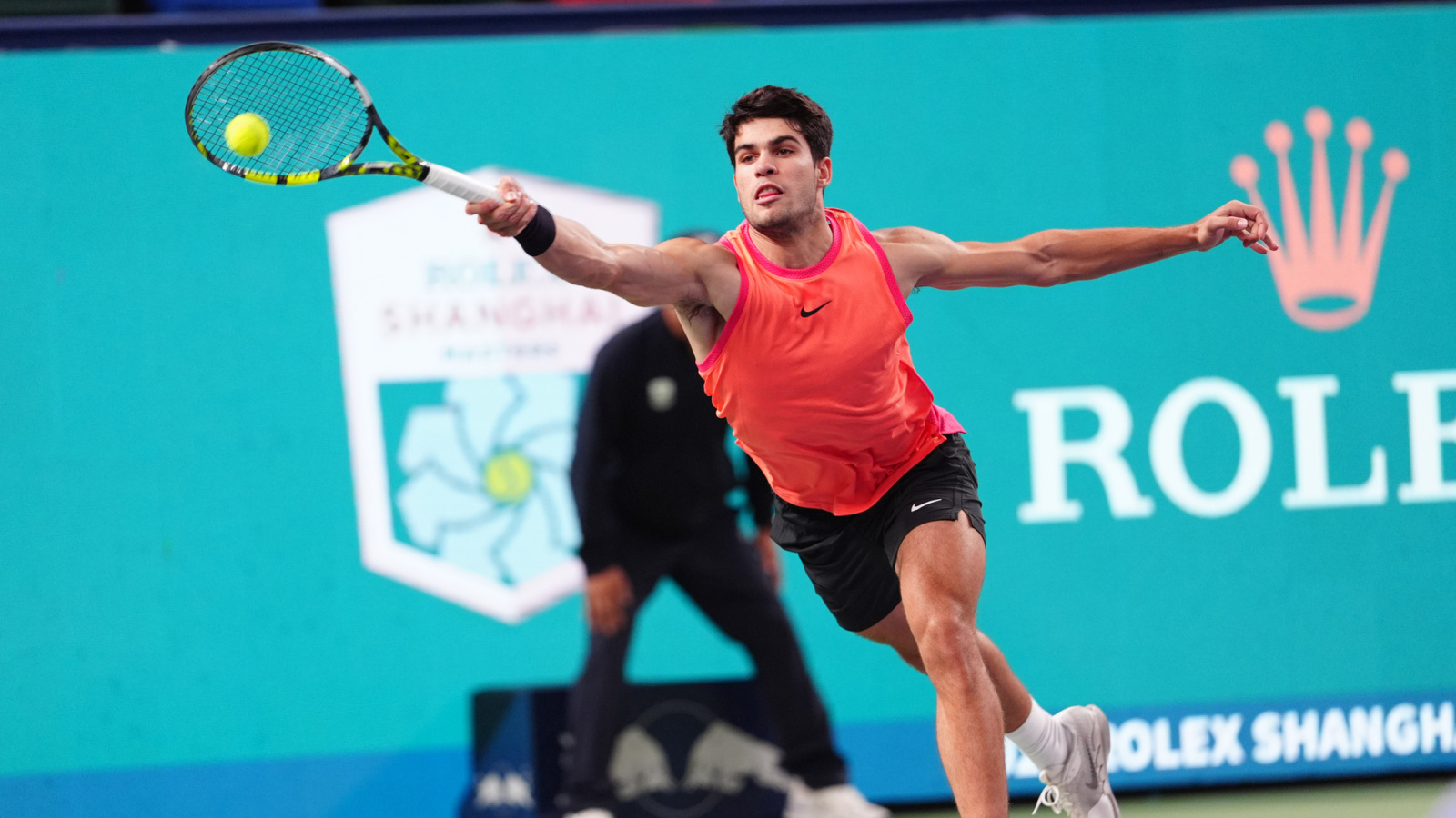 French tennis player decides the better player between Jannik Sinner and Carlos Alcaraz