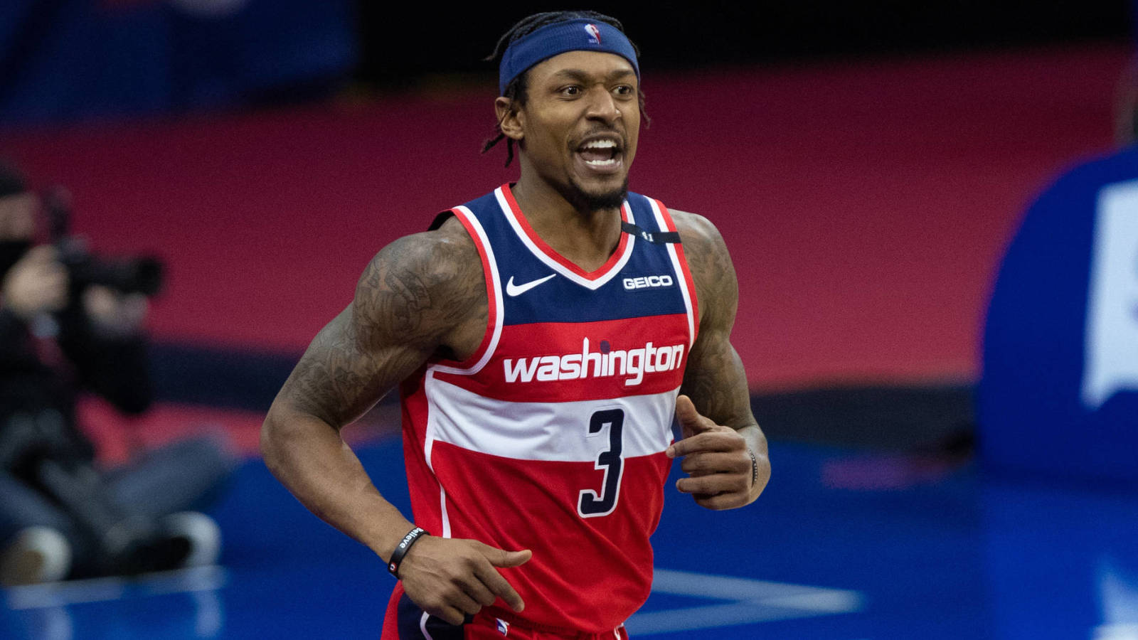 Scott Brooks shoots down Bradley Beal trade rumors