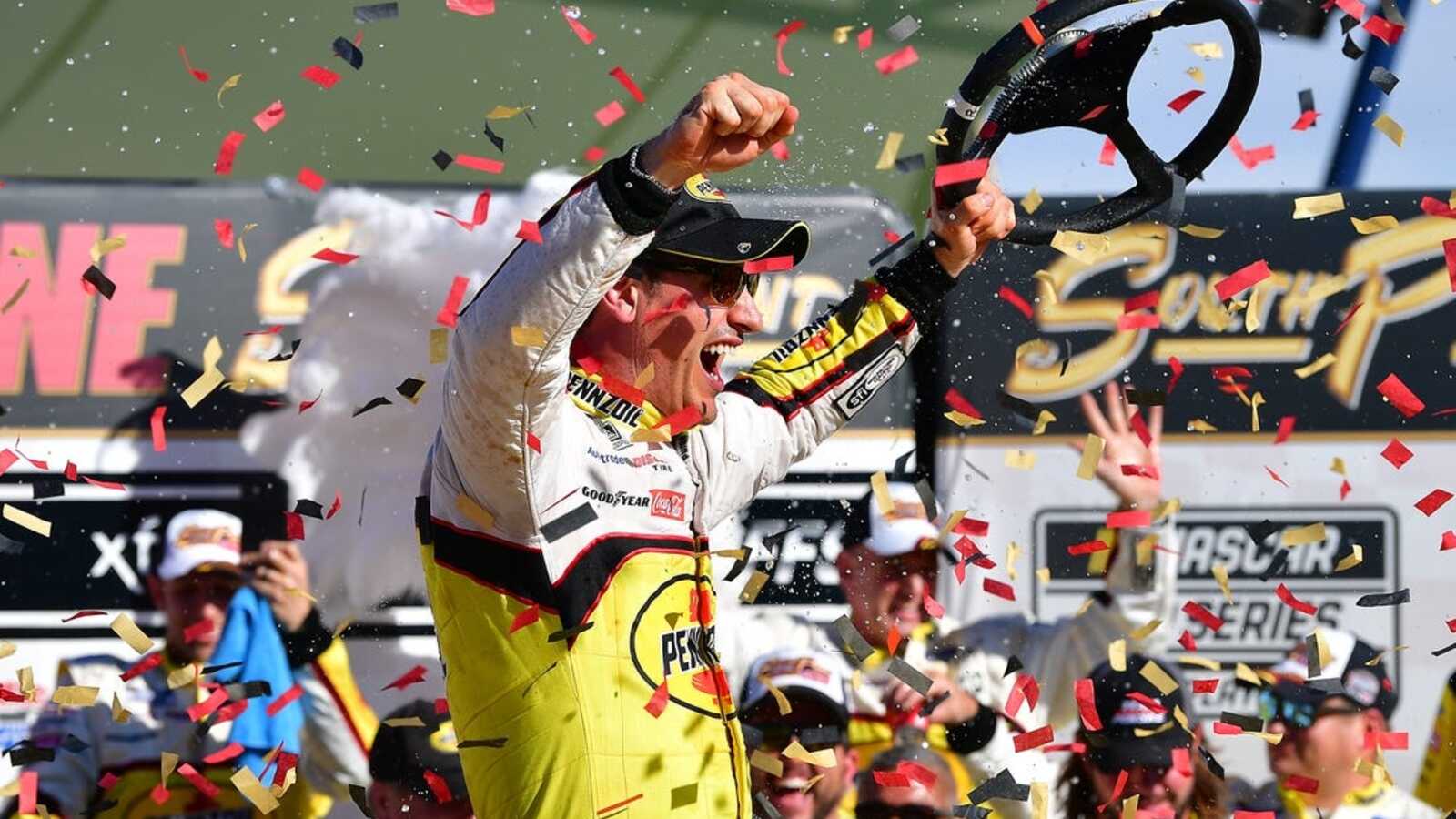 Joey Logano wins in Las Vegas, clinches spot in Championship 4