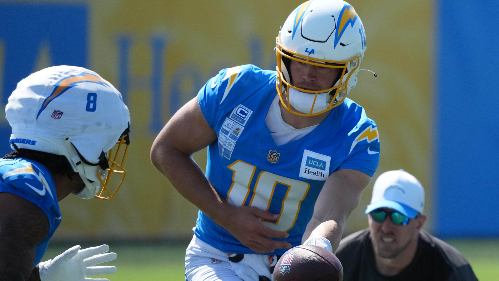 Chargers QB Justin Herbert wearing new eye equipment