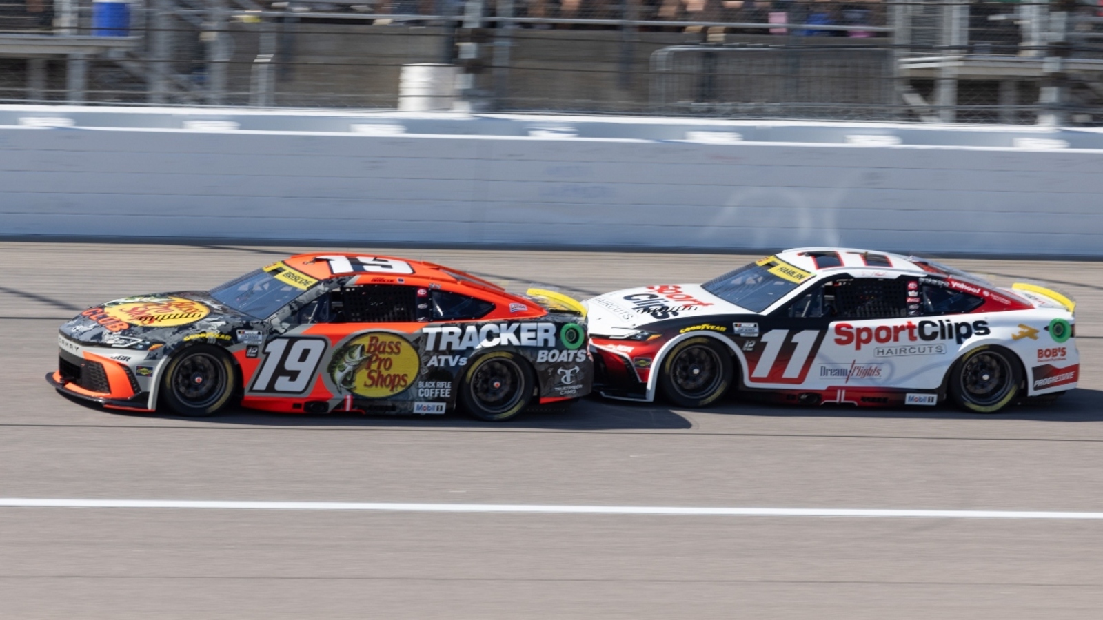 NASCAR insider suggests Denny Hamlin, Chase Briscoe could try to prevent Penske drivers from advancing