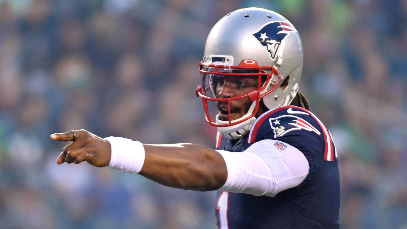 NFL world reacts to Cam Newton's blazing start for Patriots in preseason Week 2 - NewsOpener NFL world reacts to Cam Newton's blazing start for Patriots in preseason Week 2
