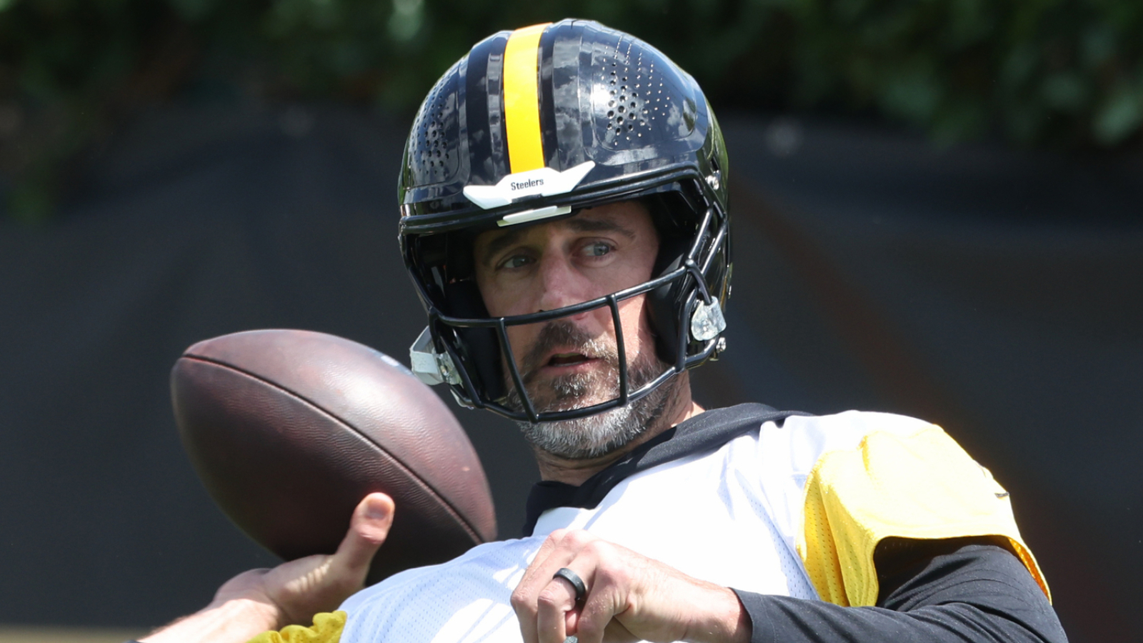 Steelers urged to make QB change after Aaron Rodgers move