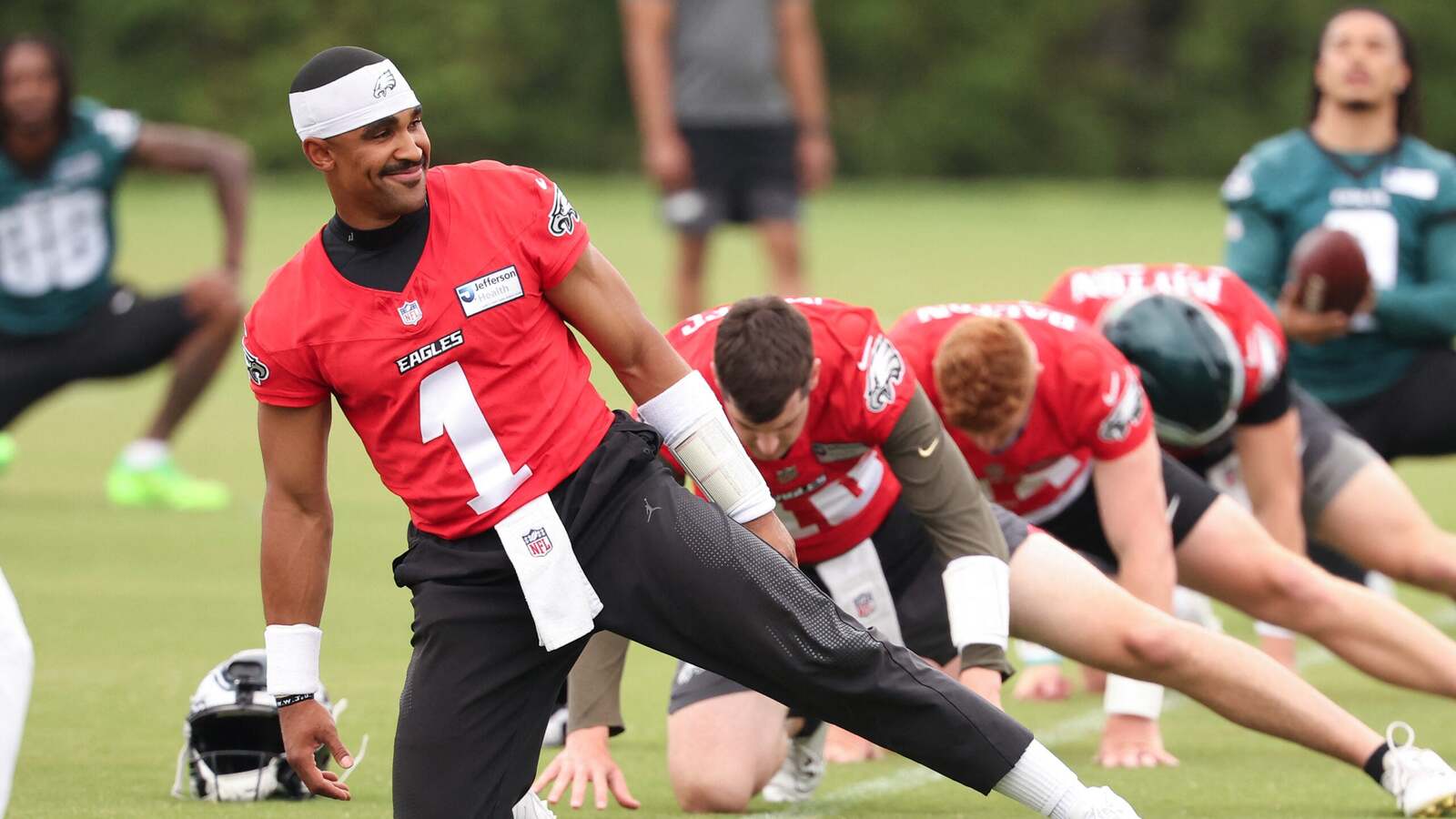 Jalen Hurts looks locked in and ready to silence doubters at training camp based on Eagles offseason workouts