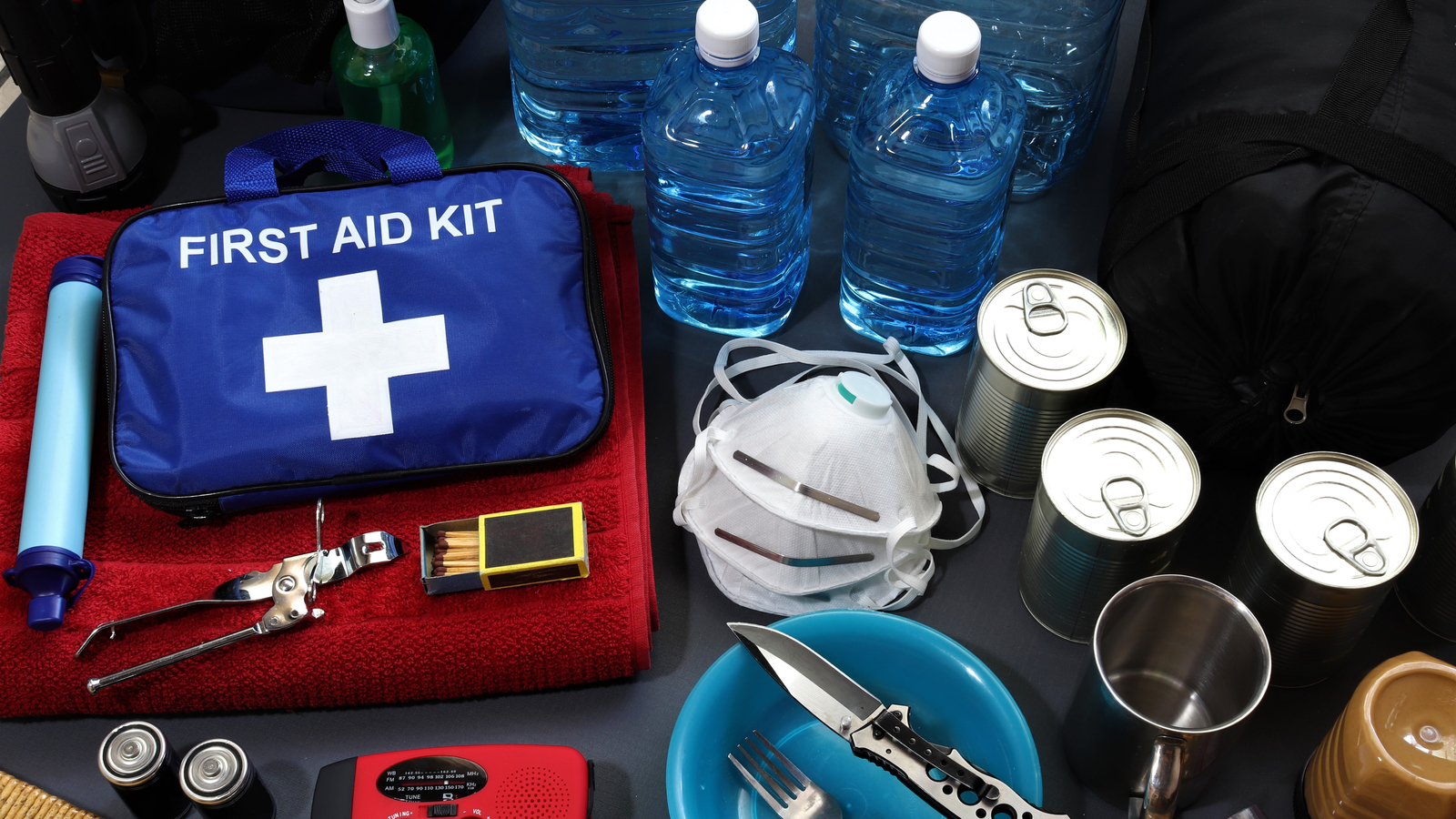 20 must-have items for every family's emergency kit | Yardbarker