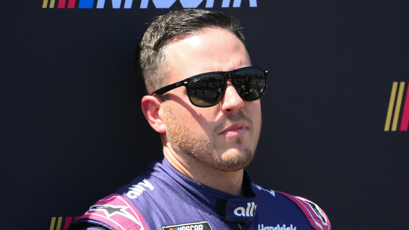 Alex Bowman, No. 48 team making drastic changes to pit crew ahead of Round of 16 finale at Bristol