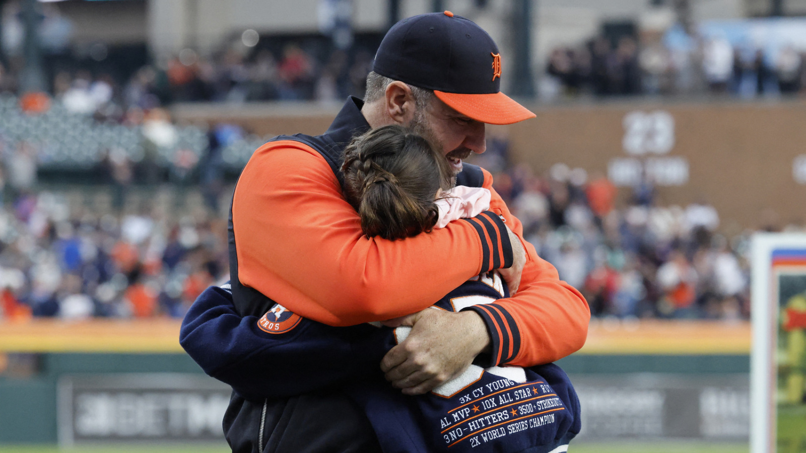 Justin Verlander makes emotional final career start as daughter joins him at Comerica Park