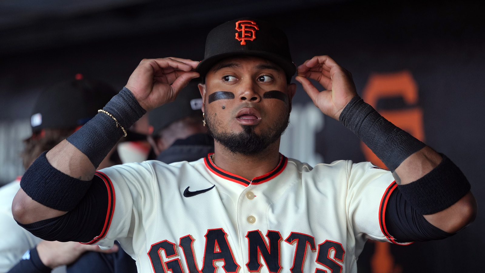 Giants trade Luis Arraez to Phillies for Caleb Kilian, reports say
