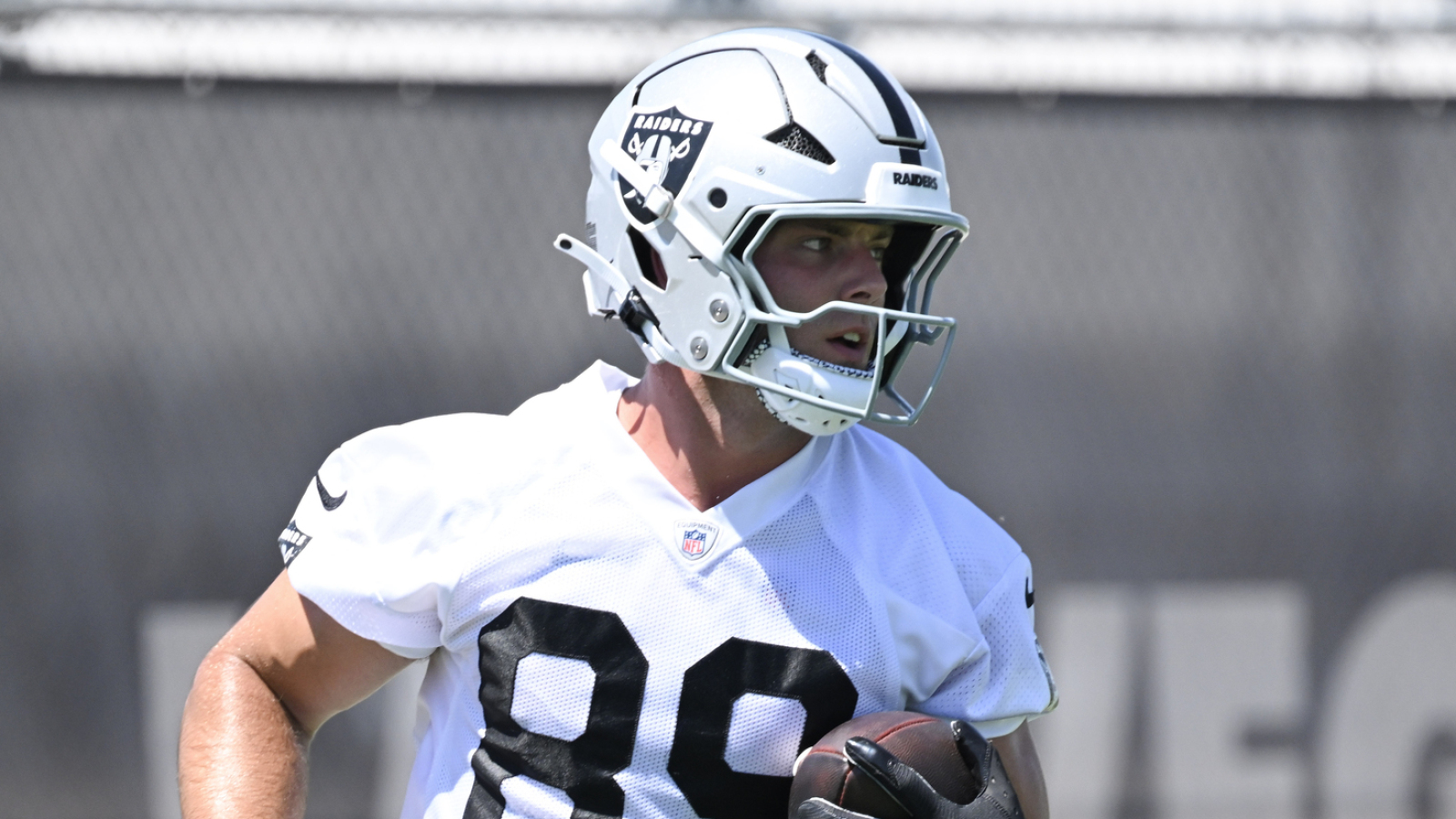 What Raiders TE Brock Bowers learned from other star TEs