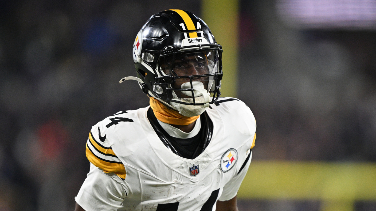 Josh Gordon offers advice to Steelers WR George Pickens