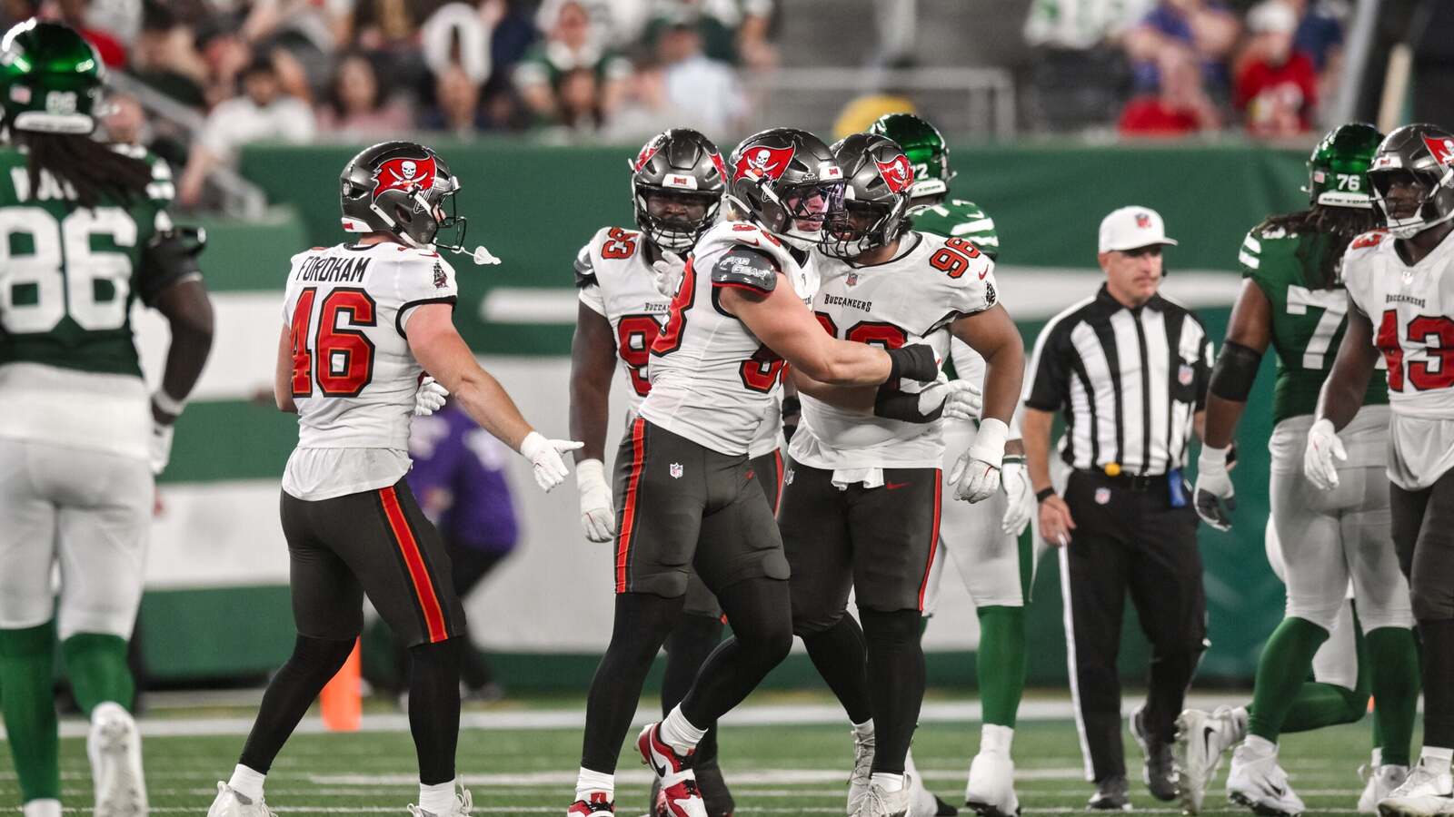 Tampa Bay Buccaneers rookie files lawsuit that would allow him to quit the team and go back to college if he wins