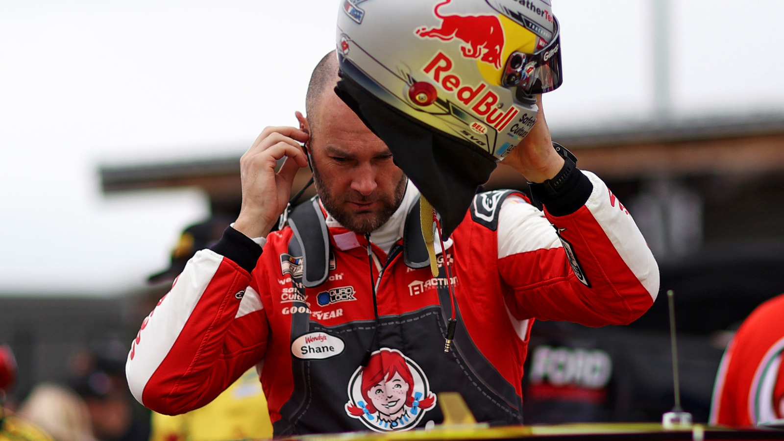 Shane van Gisbergen crashes out of Chicago Street Race