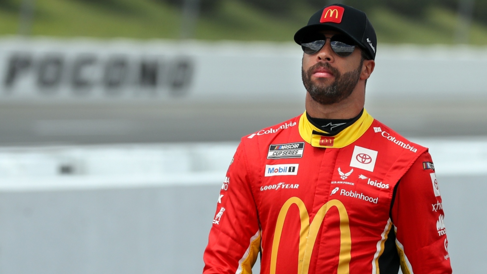 Bubba Wallace drops a ‘Rocky Top, go Vols’ during Bristol pre-race introductions