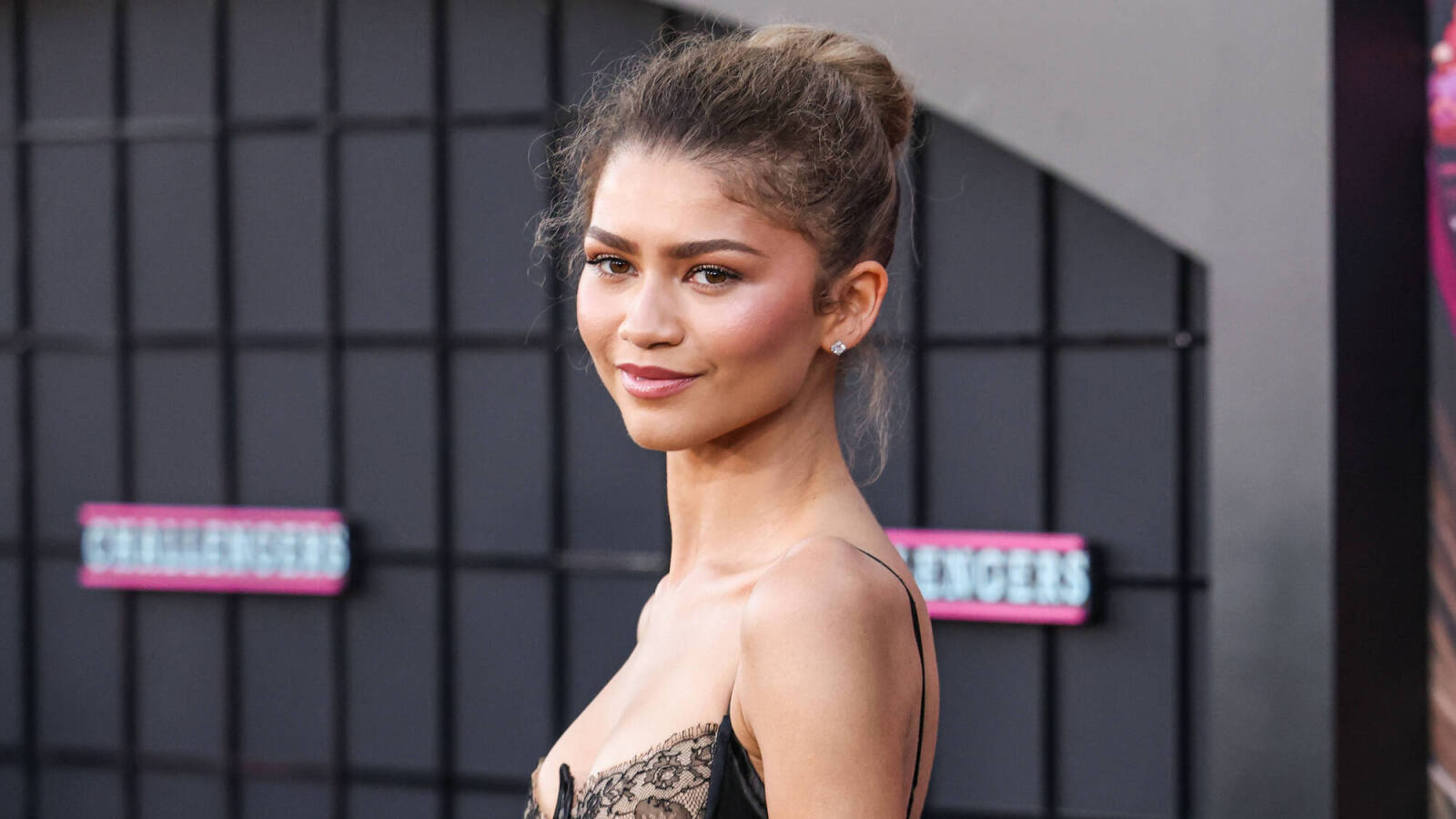 Watch: Zendaya pays tribute to WTA legends Venus and Serena Williams as she recreates their iconic Vogue cover look on the Challengers PR tour finale