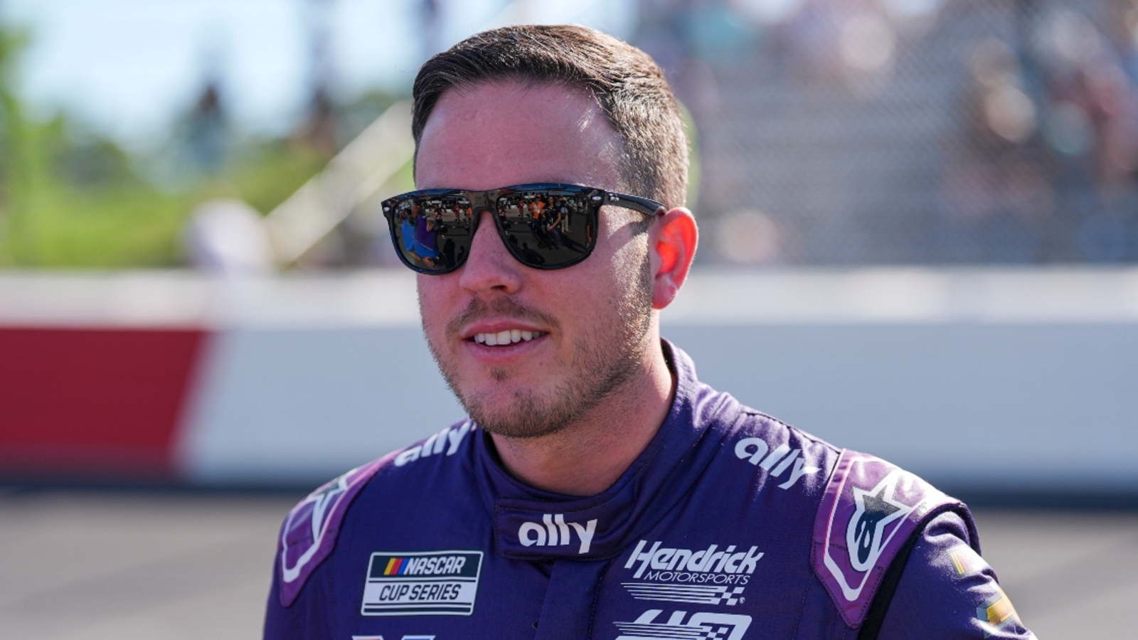 Kevin Harvick commends Alex Bowman gutty performance through pain amid struggles