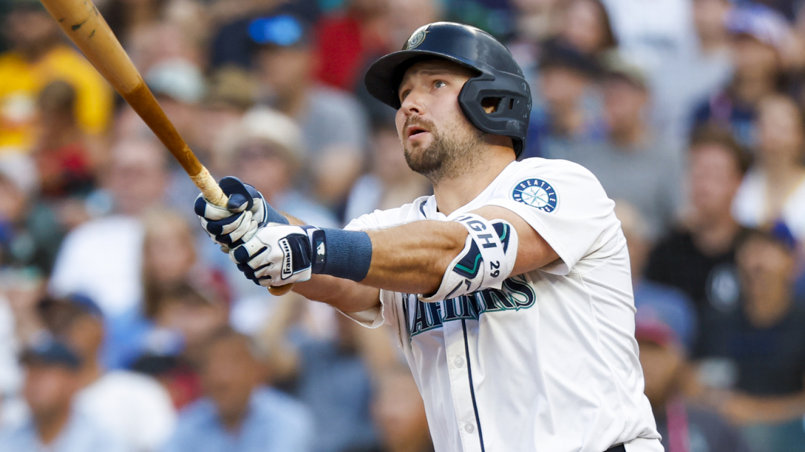 Cal Raleigh reaches another milestone with HR against Padres