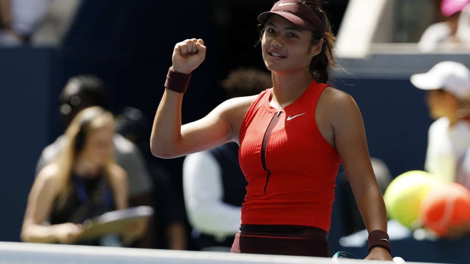 Emma Raducanu Blazes Through To US Open Third Round
