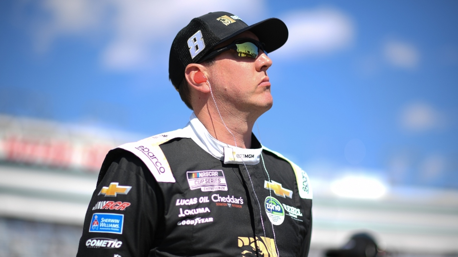 Kyle Busch makes mistake on pit road, hit with costly penalty at Richmond