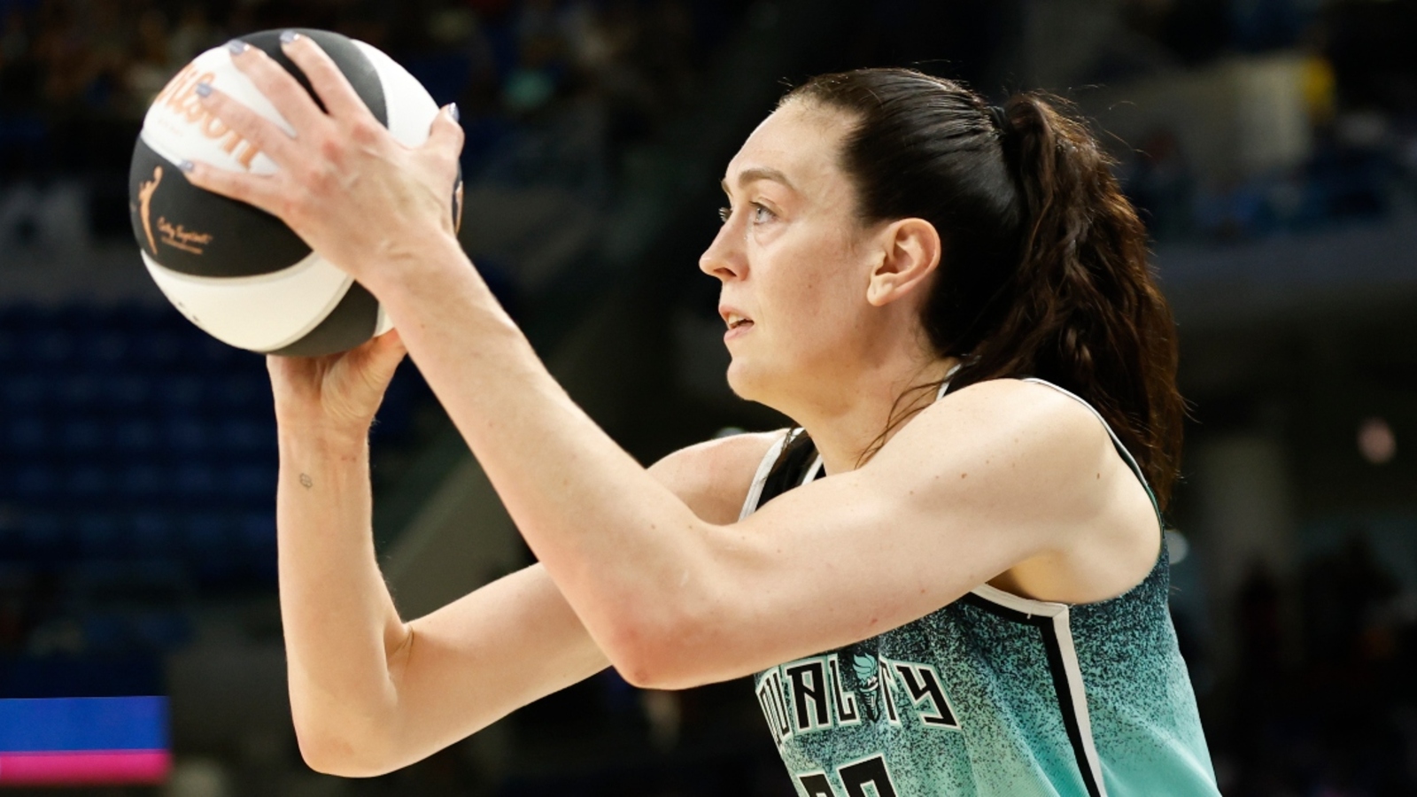 Breanna Stewart becomes the first ever WNBA player to record 20 points, five assists and five blocks in half