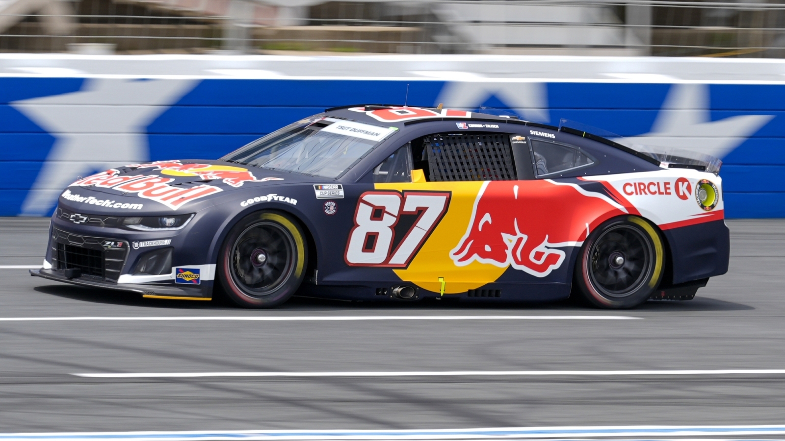 Connor Zilisch’s First Cup Oval Experience Gives Him Insight Into How NASCAR’s Top Tier Car Is ‘Tough to Figure Out’