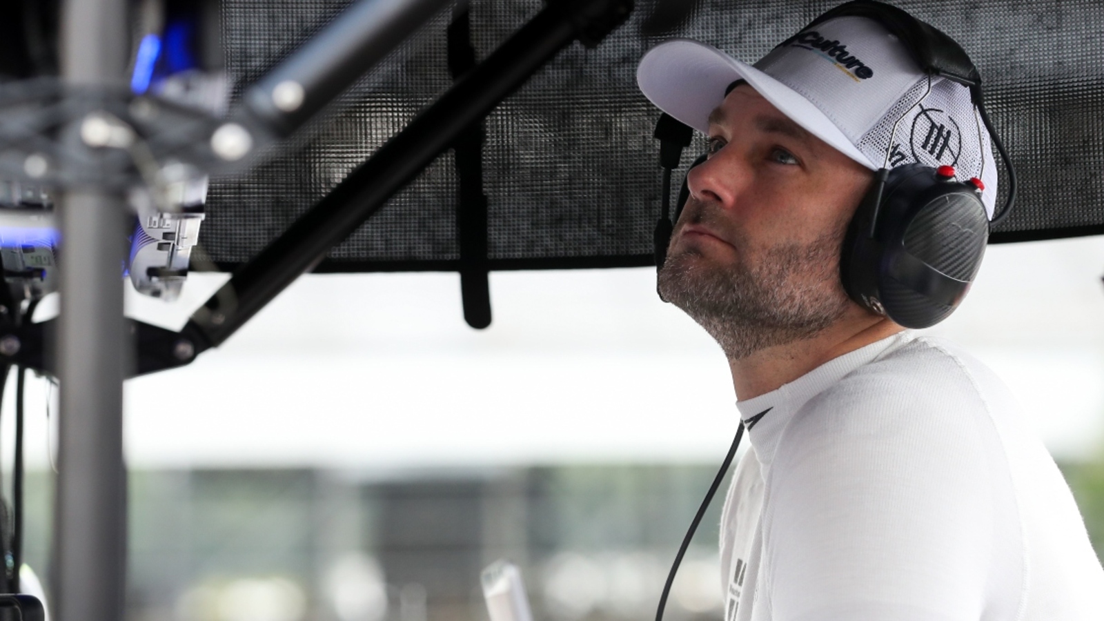 Shane van Gisbergen outduels Connor Zilisch on late restart to win Xfinity Chicago Street Race