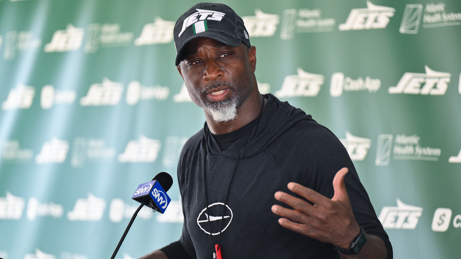Jets HC Aaron Glenn addresses Breece Hall trade speculation