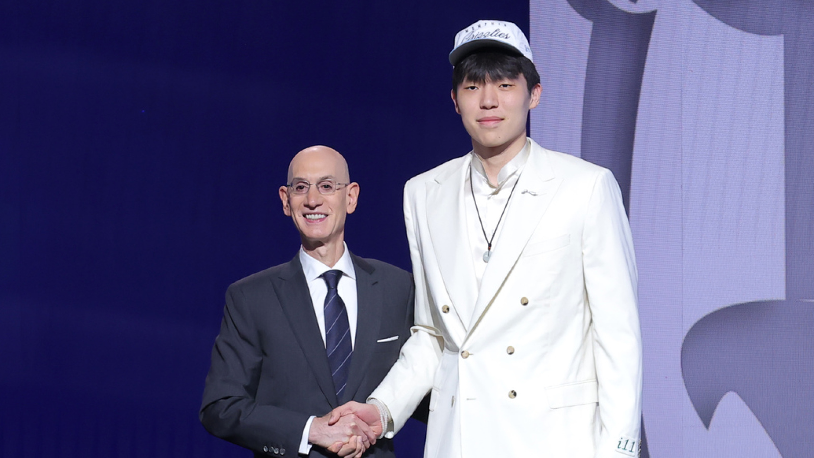 'Wildest pick I've ever seen': Trail Blazers select Hansen Yang with 16th pick in draft-night stunner