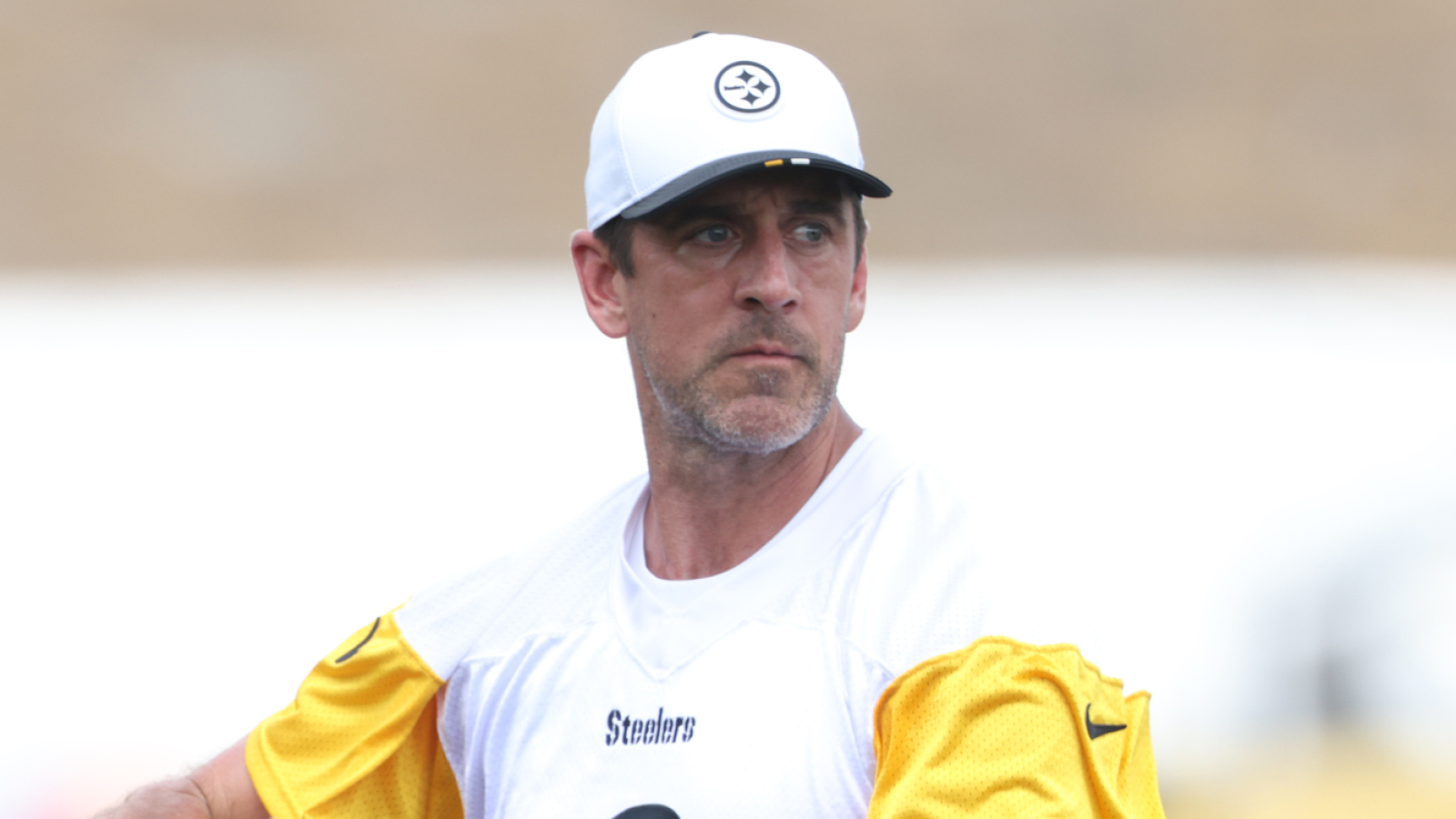 Steelers have 'connection' issues between Aaron Rodgers and receivers
