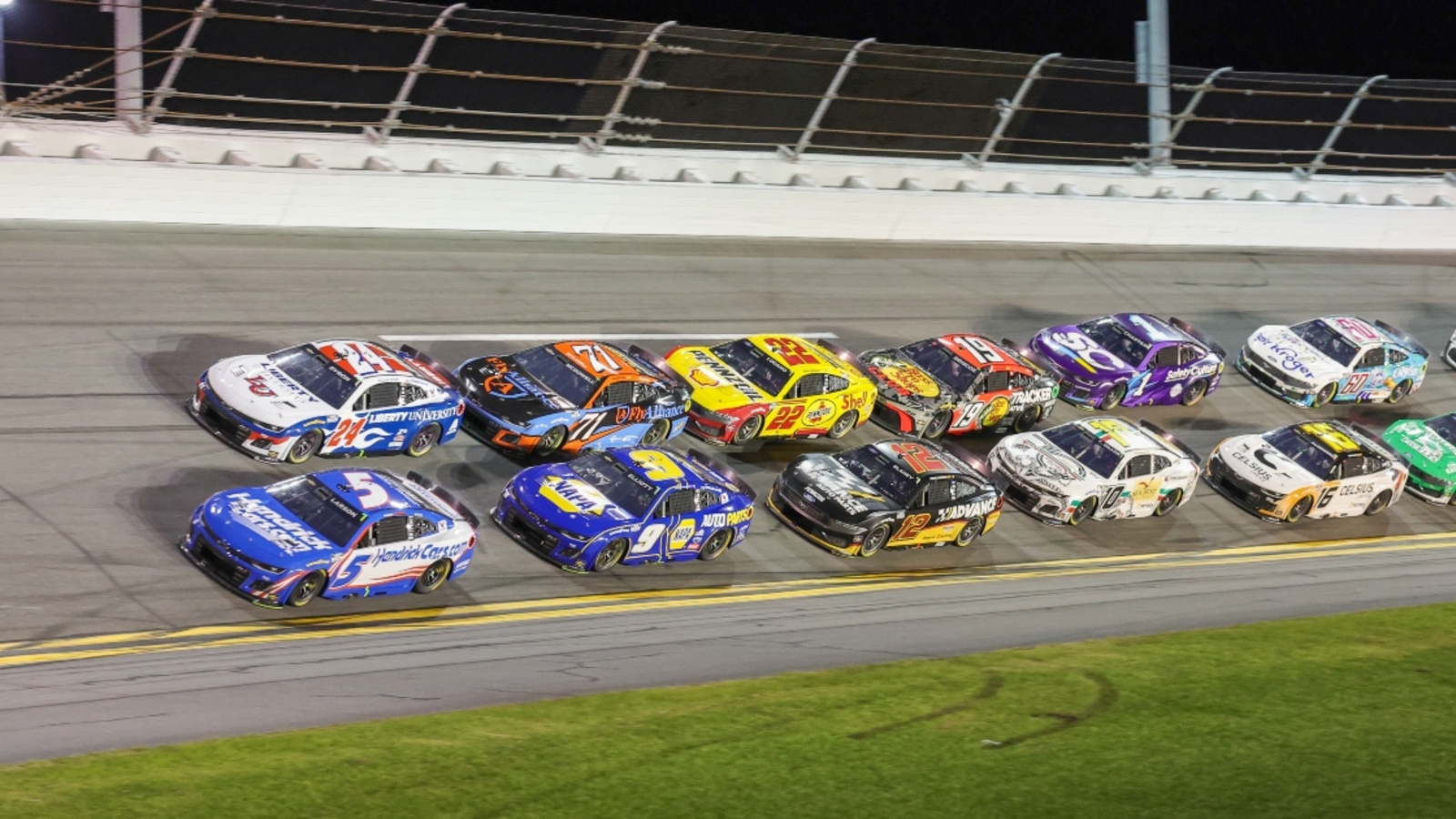 Denny Hamlin reacts to Erik Jones-Kyle Larson incident, explains pushing different manufacturers