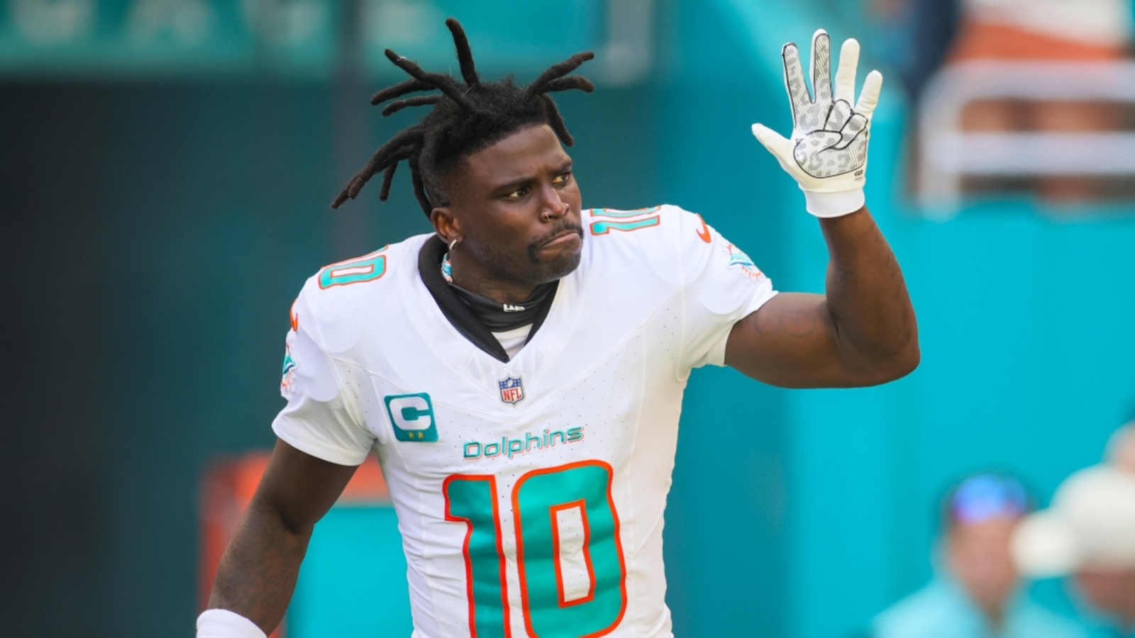 Tyreek Hill prioritizing future with the Dolphins over maximizing contract
