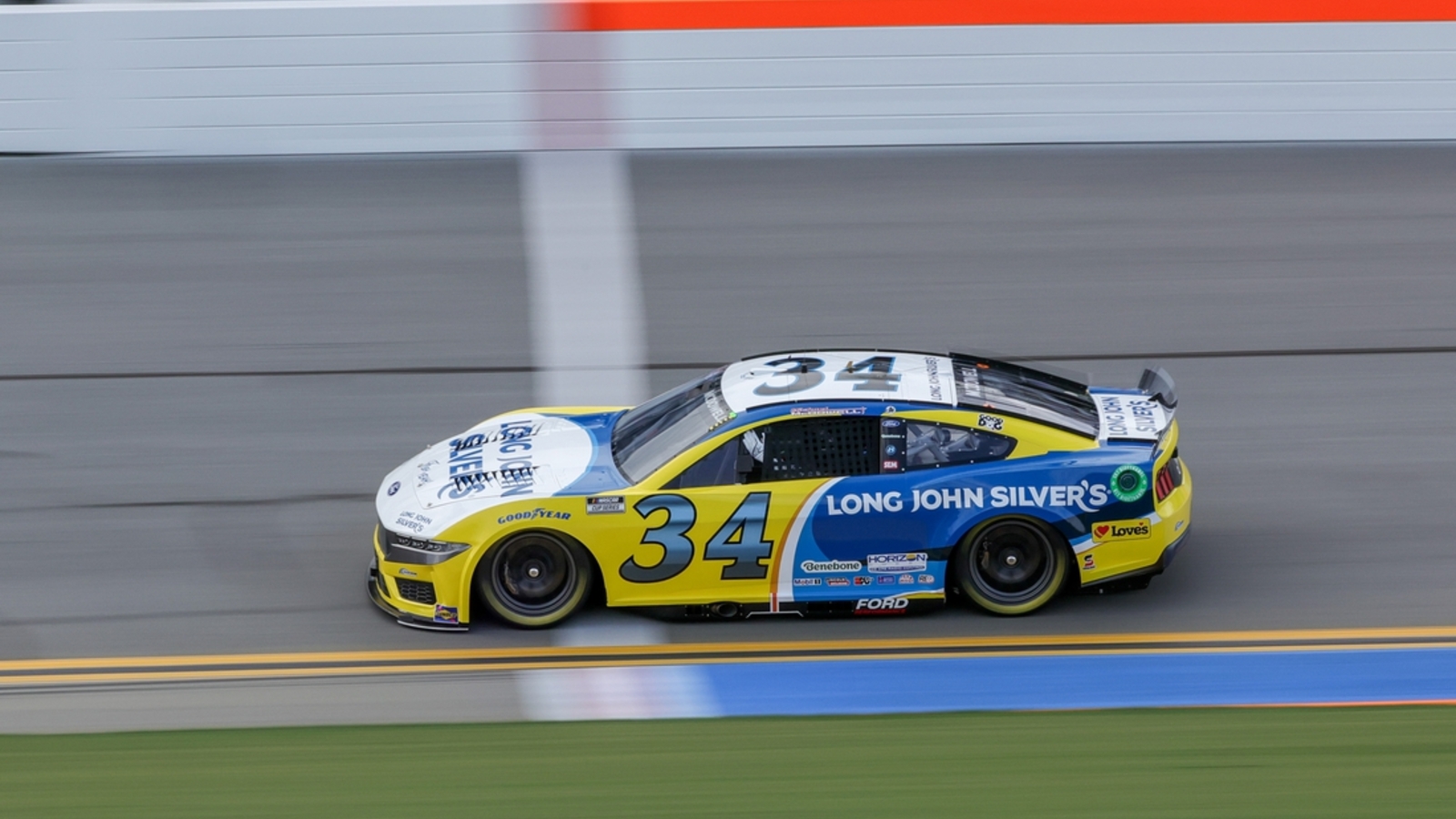 Michael McDowell captures pole for Quaker State 400