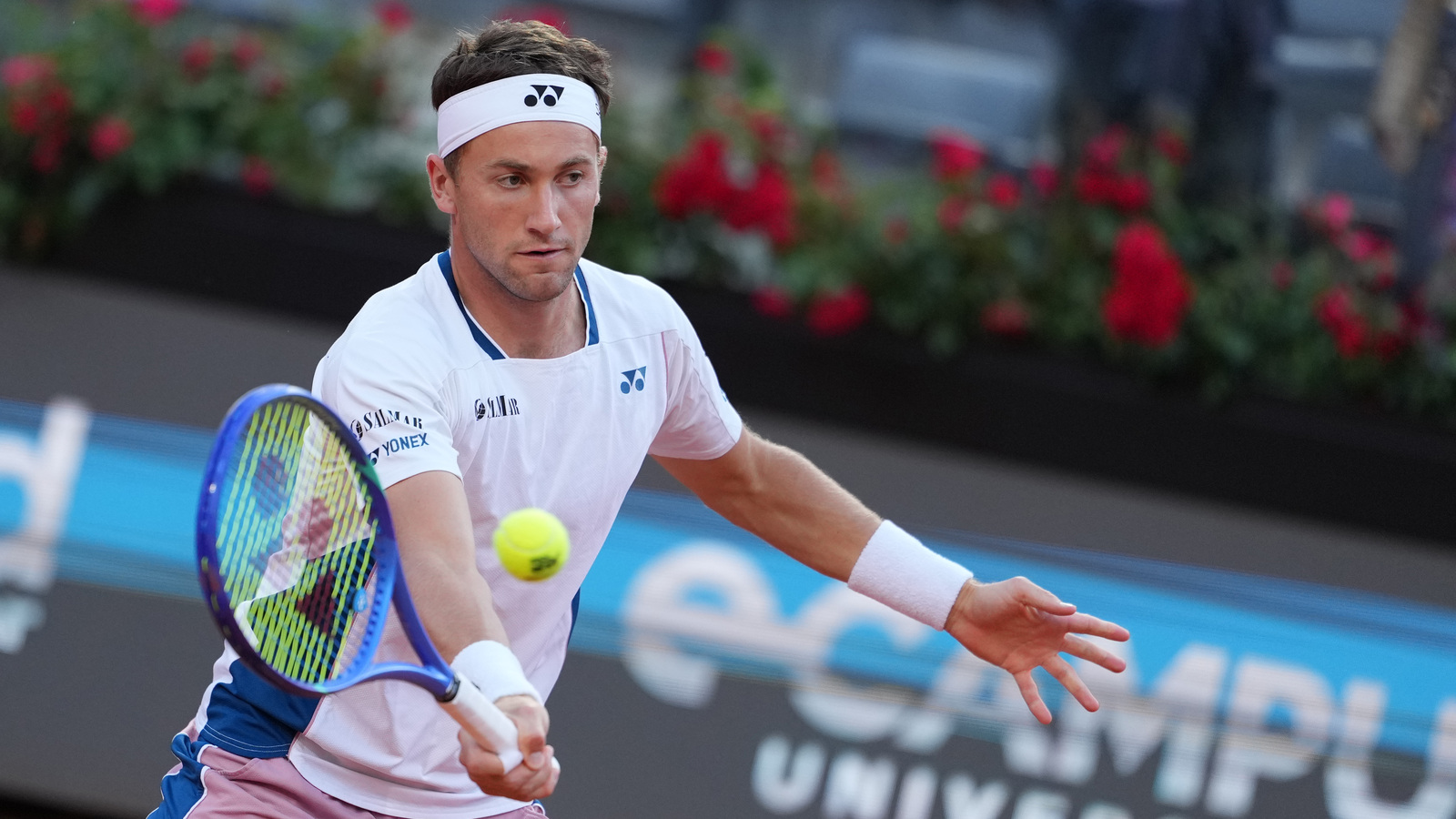 Watch: Casper Ruud pulls off outrageous between-the-legs shot in Rome thriller