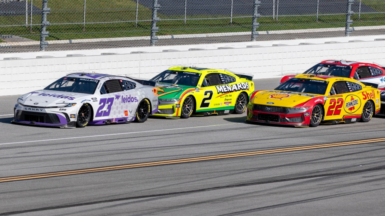 http://www.yardbarker.com/media/2/2/22d83887738380610f3f880113363ade69fb6603/thumb_16x9/Bubba-Wallace-Austin-Cindric-Joey-Logano.jpg