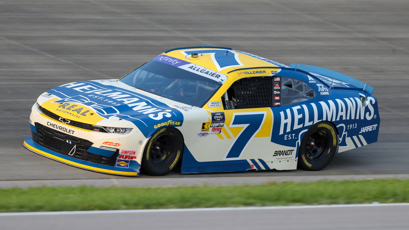 Justin Allgaier holds off Connor Zilisch to win Tennessee Lottery 250 at Nashville