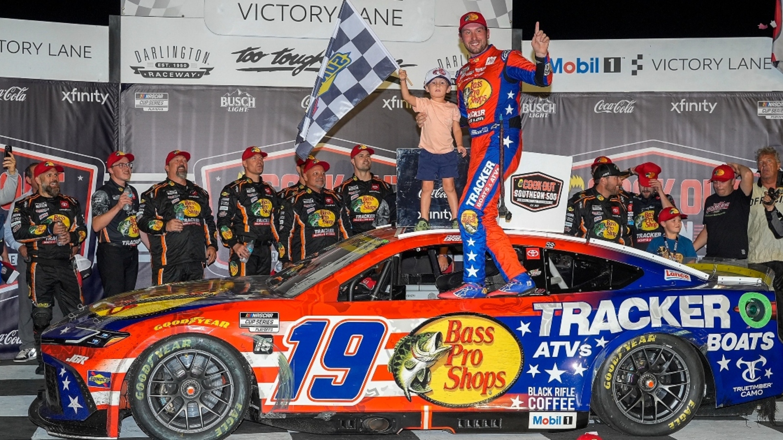 Denny Hamlin weighs Chase Briscoe, No. 19 team NASCAR Championship 4 potential