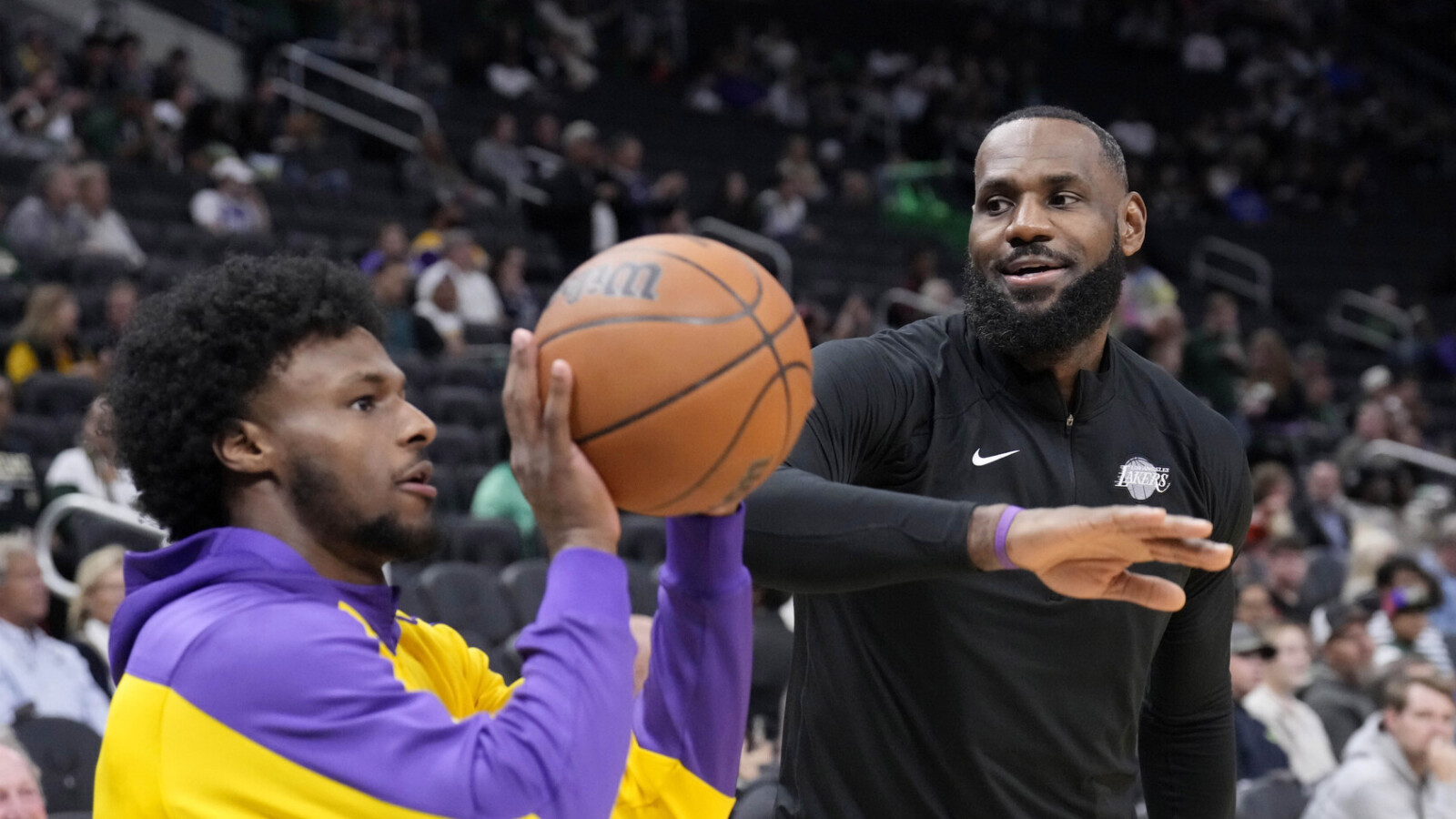 Legendary MLB father-son duo to attend Lakers' season-opener for potential NBA history