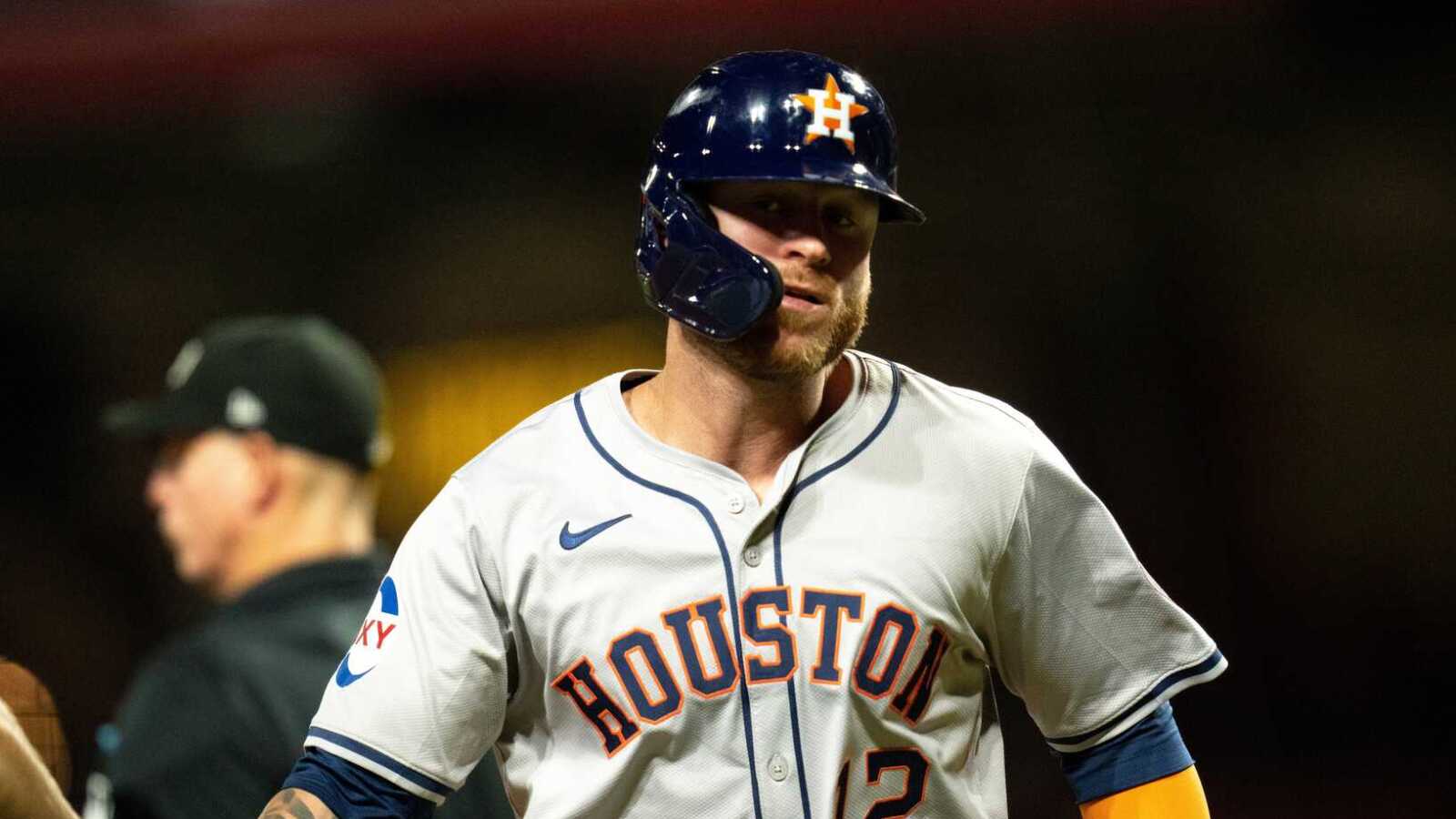 Astros re-sign veteran outfielder to one-year deal