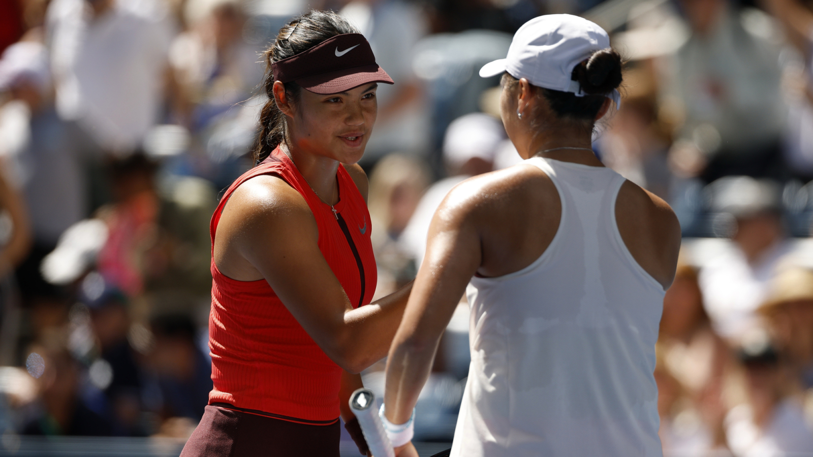 'It's very difficult not to give her a 10 out of 10' - Former Wimbledon champion in awe at Emma Raducanu's US Open performance