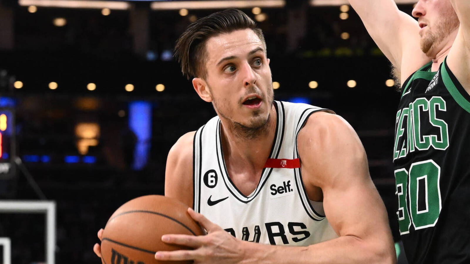 Zach Collins suffers devastating paper cut