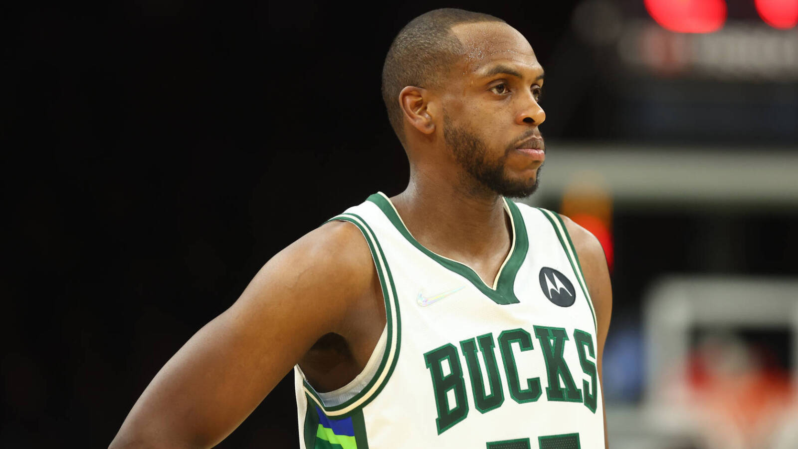 Report: Bucks' Khris Middleton out three to four weeks with knee injury