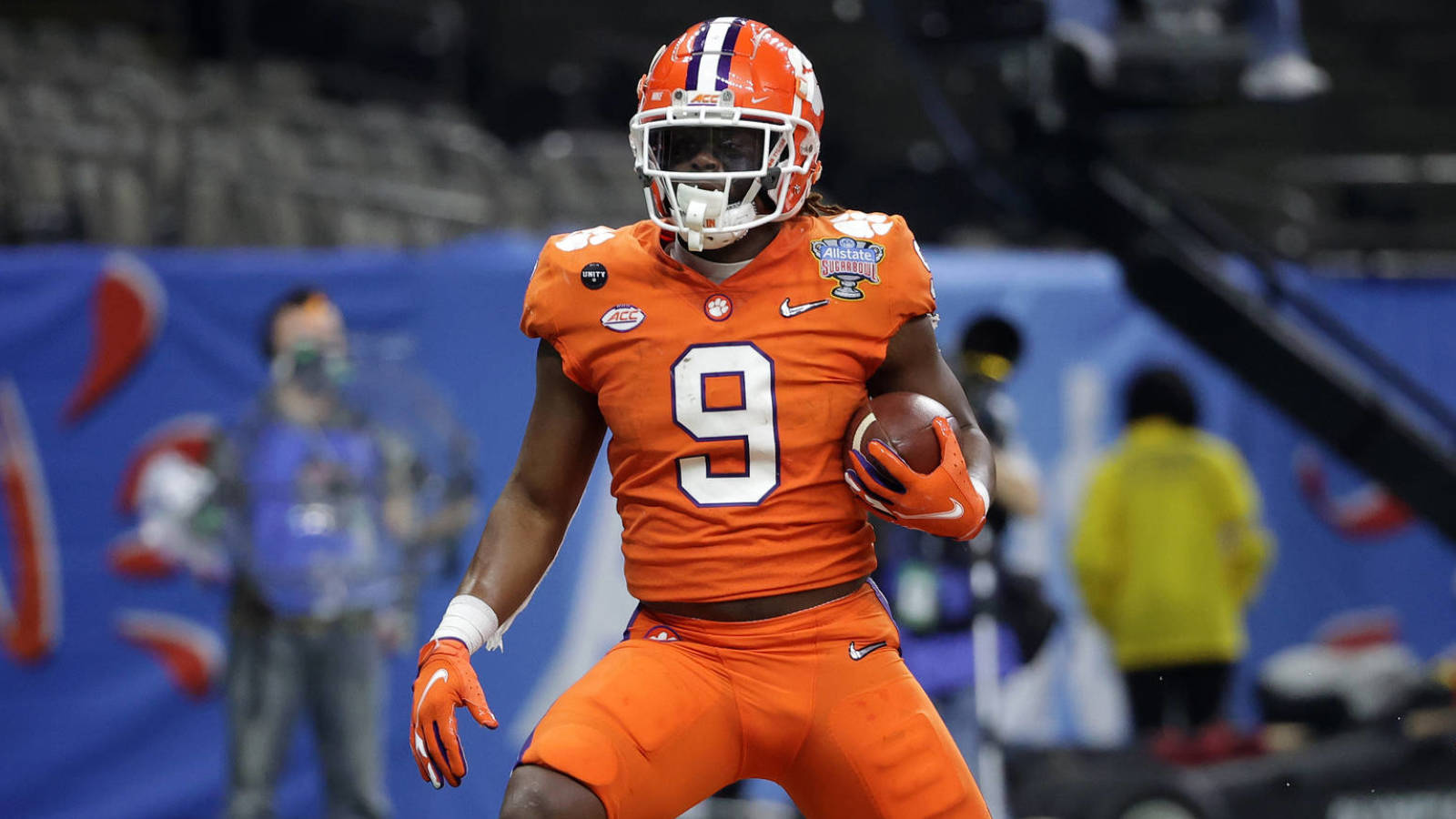 Travis Etienne was 'secretly rooting' for Jaguars to pick him in draft - NewsOpener Travis Etienne was 'secretly rooting' for Jaguars to pick him in draft
