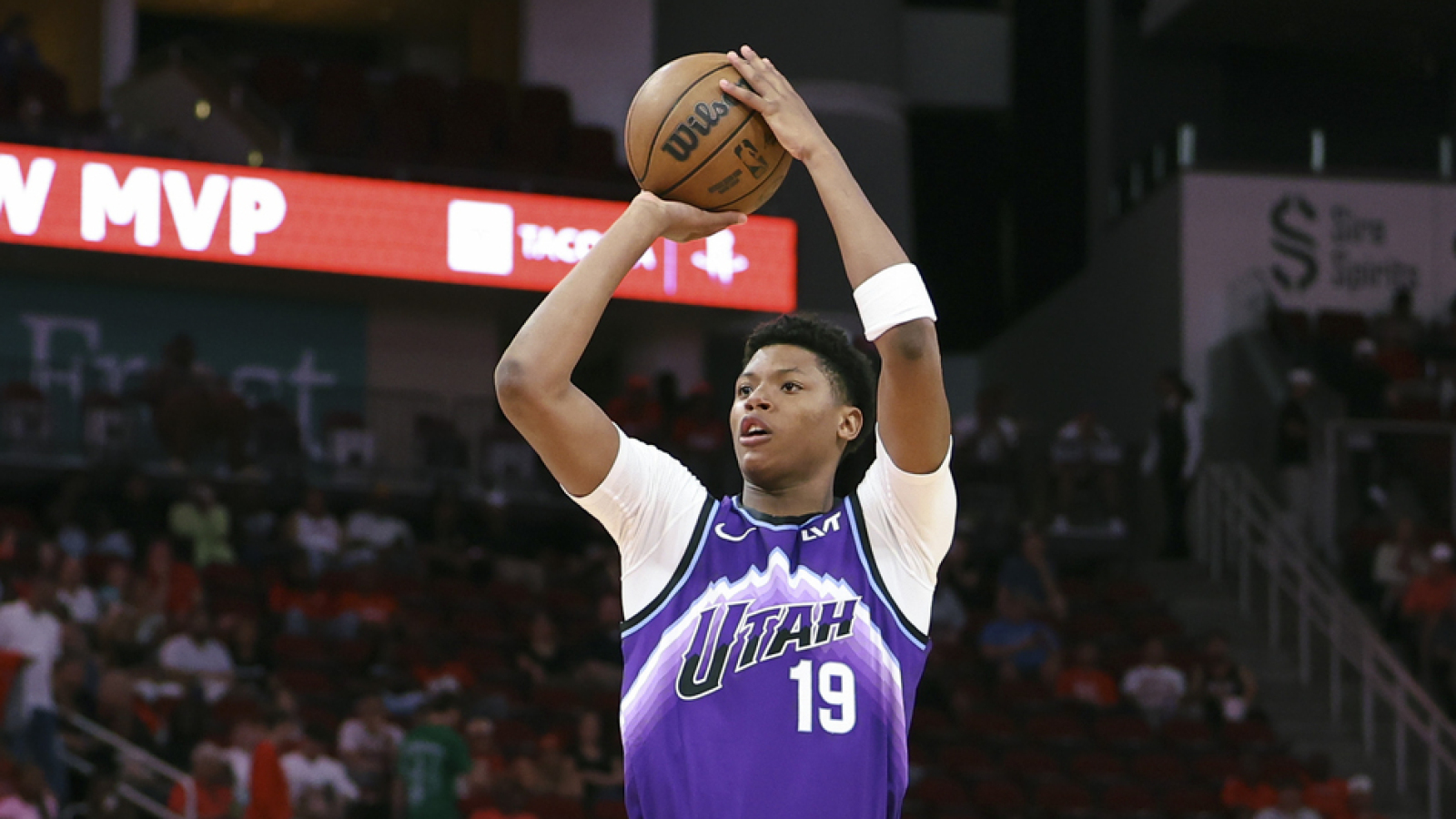 Jazz rookie Ace Bailey aces test in preseason debut, draws high praise