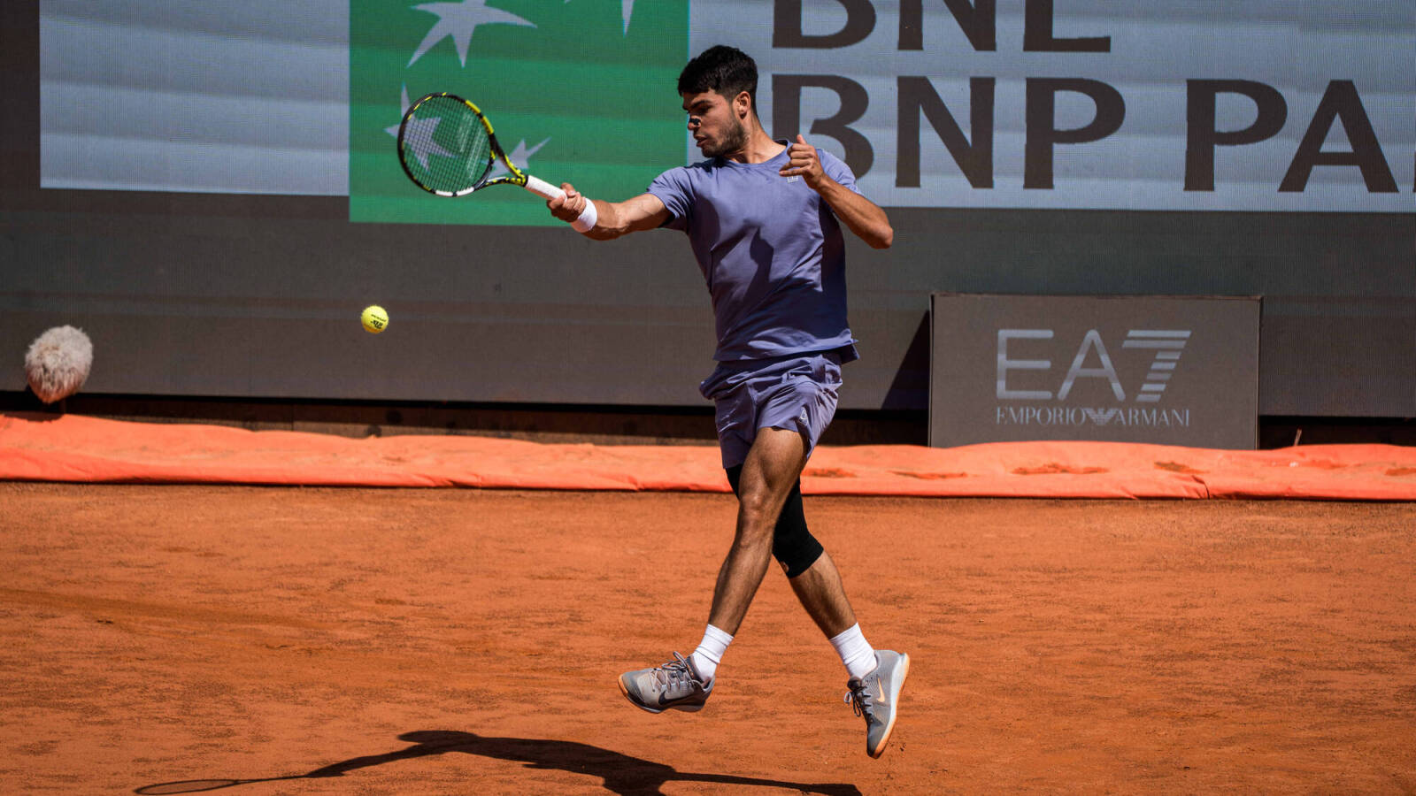 Brilliant Carlos Alcaraz weathers early Jack Draper storm to secure Rome semifinal spot