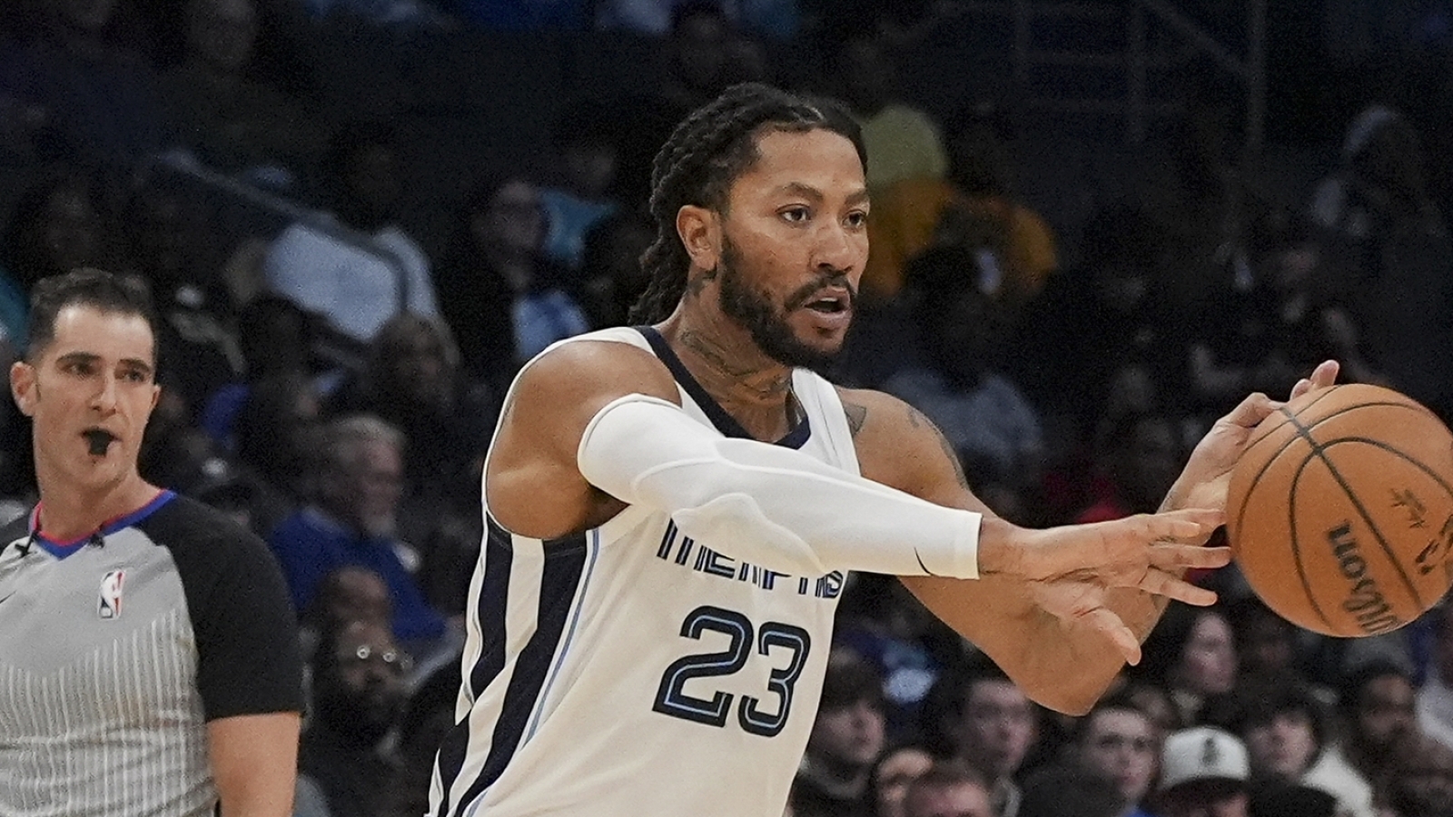 Derrick Rose gave up full salary after being waived by Grizzlies