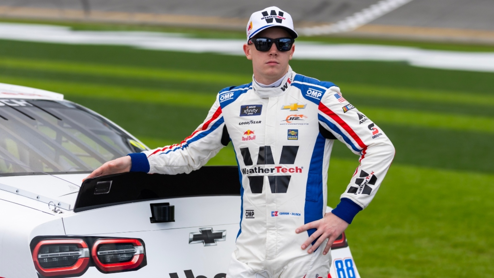 http://www.yardbarker.com/media/2/a/2a684660811919b217954ce079c50755eb9c8423/thumb_16x9/dale-earnhardt-jr-provides-injury-update-on-connor-zilisch.jpg