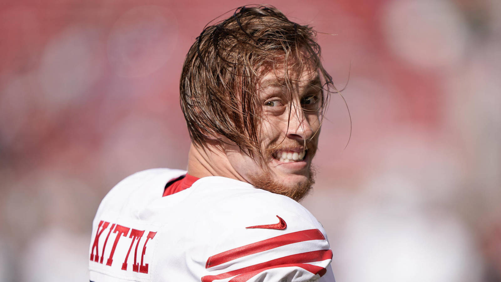 Watch George Kittle Hangs Out With 49ers Fan S Baby Before Tnf Yardbarker